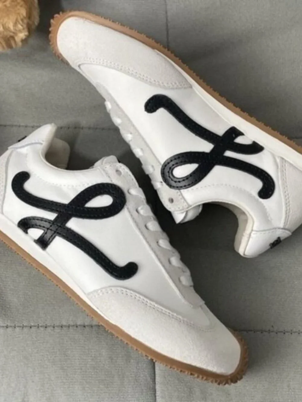 LOEWE Black-Accent White Classic Sneakers - Picture 2 of 5